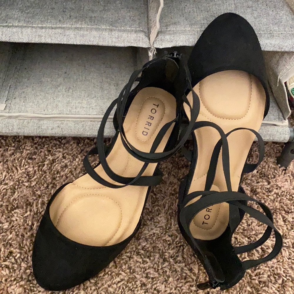 Torrid like new flats.